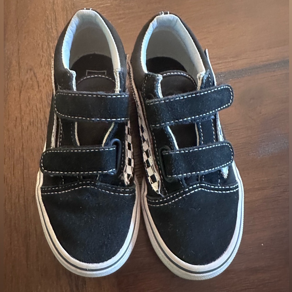 Little Kids old skool Vans shoe. Size 13. Worn once